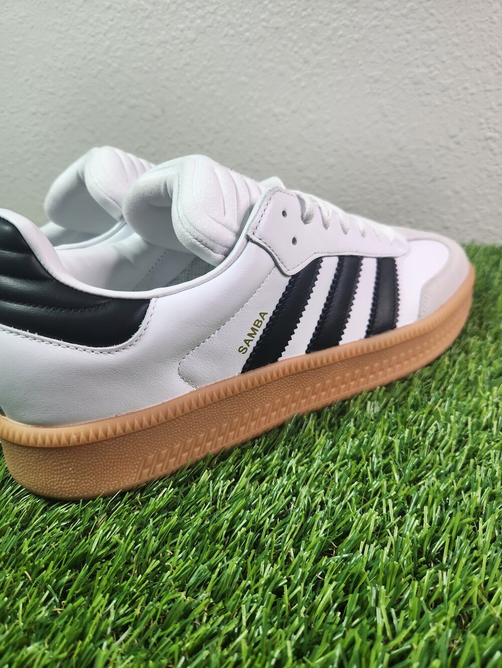 adidas® Women's 12.5 (Men's 11.5) Samba XLG Shoes in Cloud White/Core Black/Gum - Picture 8 of 9